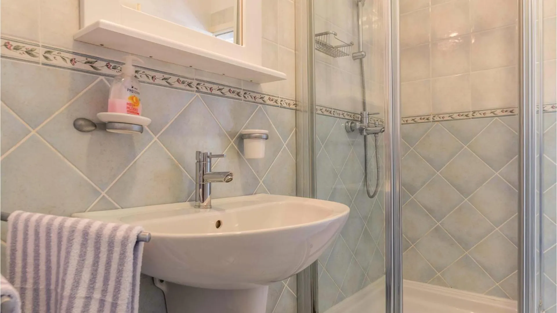 Holiday home Beautiful Home In Liznjan With House Sea View Croatia